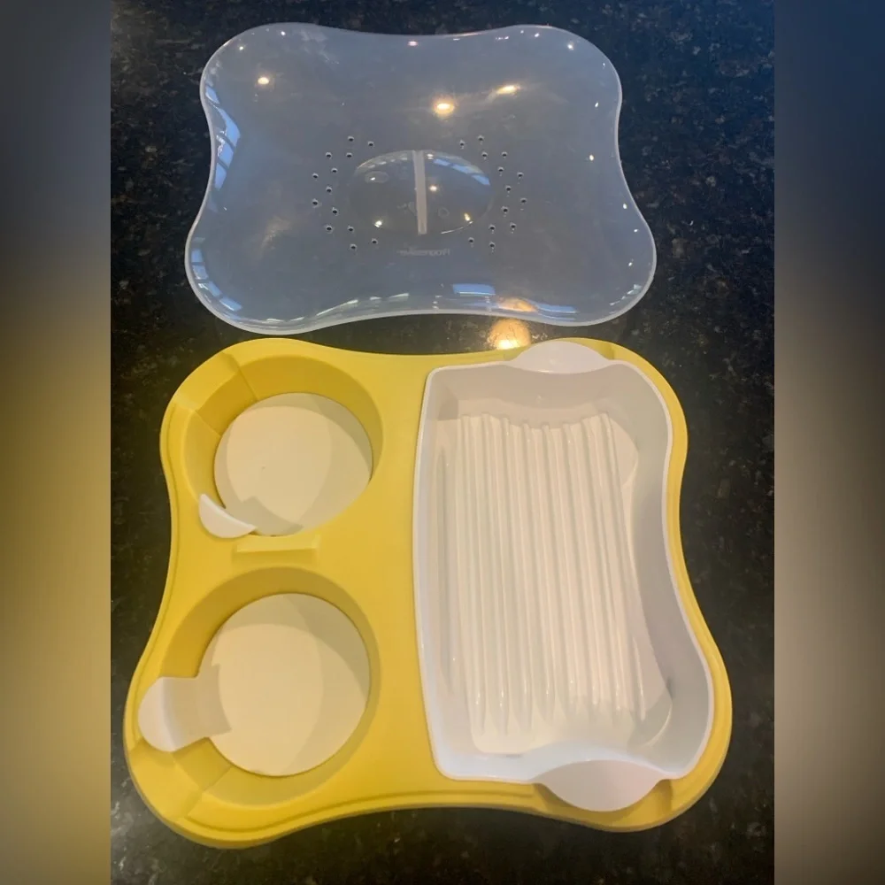 NWOT Microwave Egg Cooker, has removable pieces to assist with cooked items.